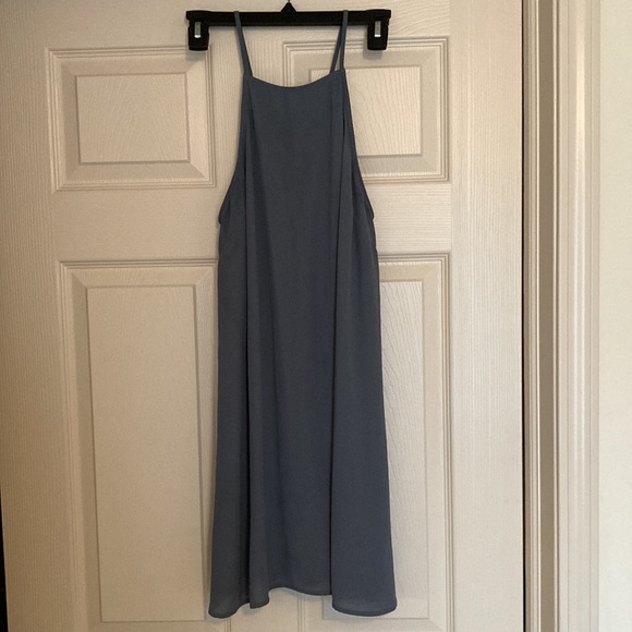 Beautiful flowy short dress - Picture 3 of 6